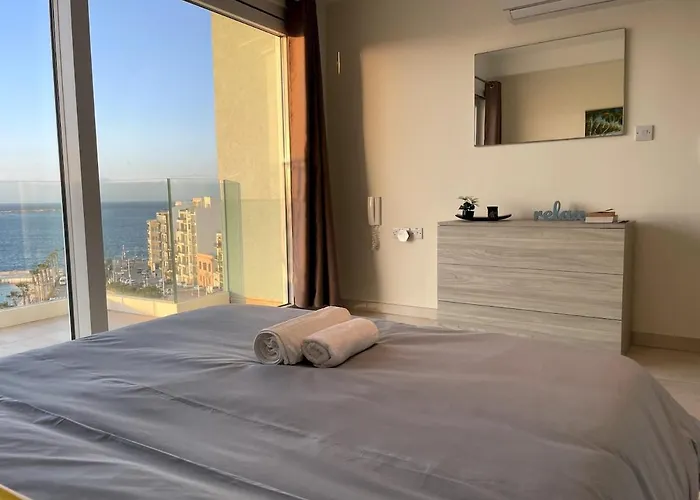 Stunning Sea View Apartment